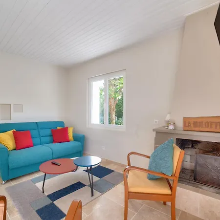 Holiday home Piscine & Acces A La Reserve De La Belle-henriette *