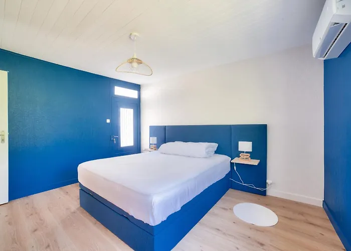 Piscine&accès à La Réserve De La Belle-henriette